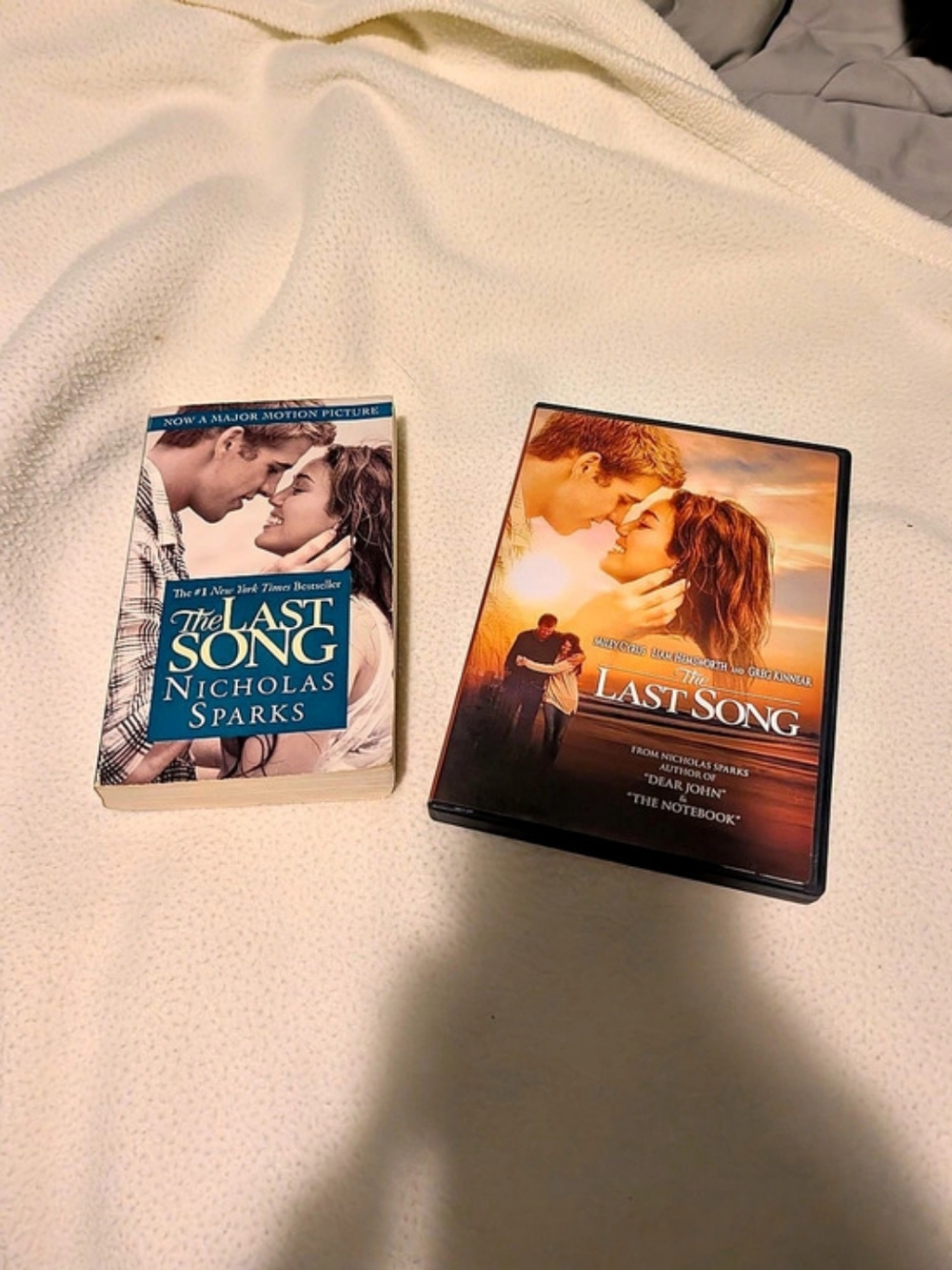 Warner Bros. The Last Song. DVD & Paperback Book